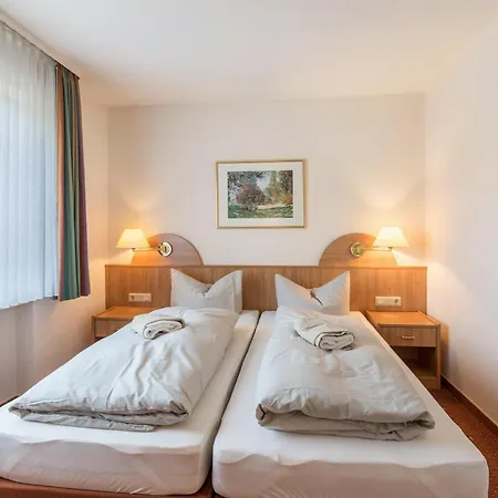 Aparthotel Am Stadtpark Бад-Закса Экстерьер фото