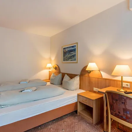 Aparthotel Am Stadtpark Бад-Закса Экстерьер фото