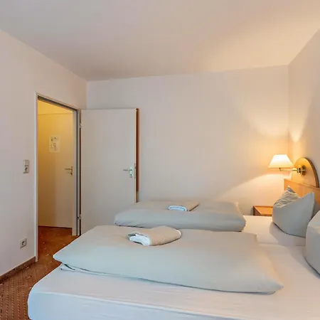 Aparthotel Am Stadtpark Бад-Закса Экстерьер фото