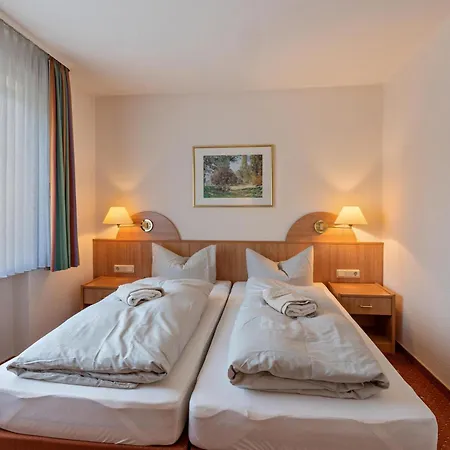 Aparthotel Am Stadtpark Бад-Закса Экстерьер фото