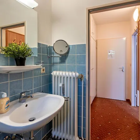 Aparthotel Am Stadtpark Бад-Закса Экстерьер фото